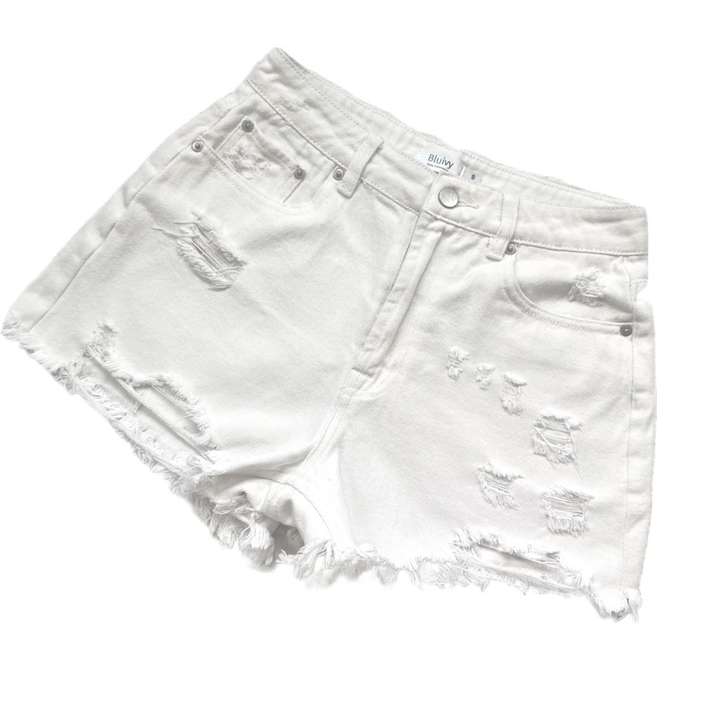 BNWOT Mindy Mae Market white Denim Shorts - Picture 1 of 4